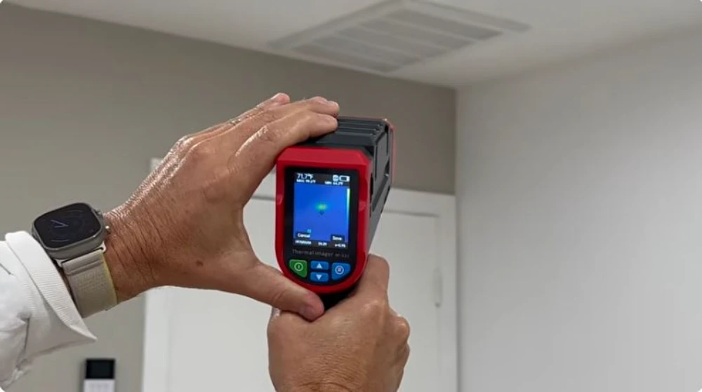 Handheld acoustic leak detection device